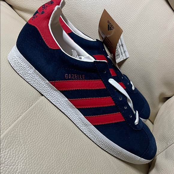 adidas Gazelle Men’s Sneakers - Navy & Red - Picture 3 of 7